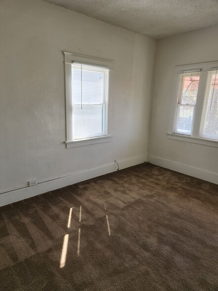 Living Room - 304 N Colorado Pl