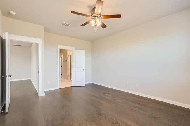 Building Photo - 2412 Lakey Cv