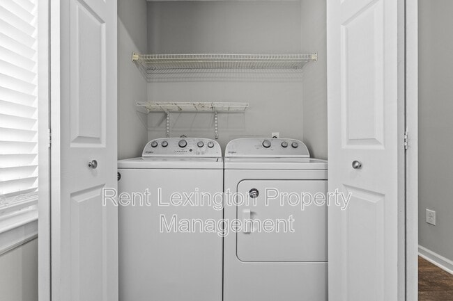 Building Photo - 1658 Foxhaven Dr