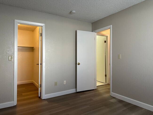 Building Photo - One Bedroom For Rent