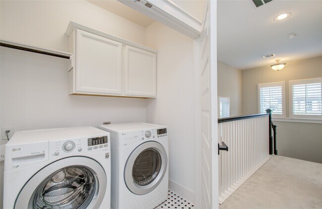 Building Photo - 18150 Moonlit River Dr