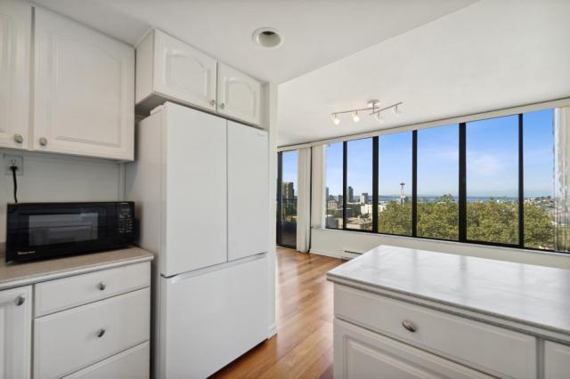 Building Photo - 1 bedroom in Seattle WA 98102
