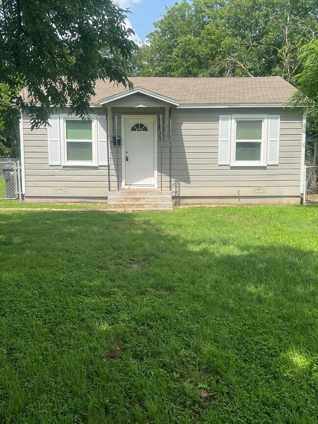 Primary Photo - 3617 N 21st St
