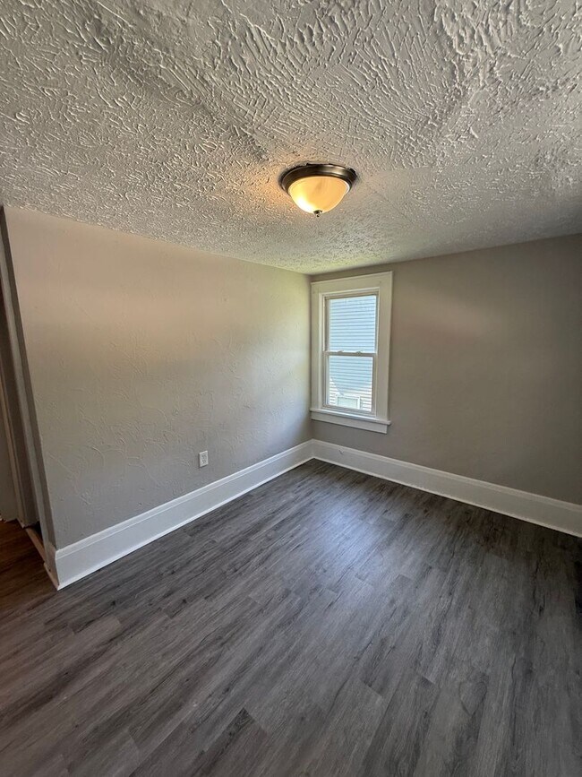 Building Photo - Section 8 and EDEN Accepted!!! Newly Renov...