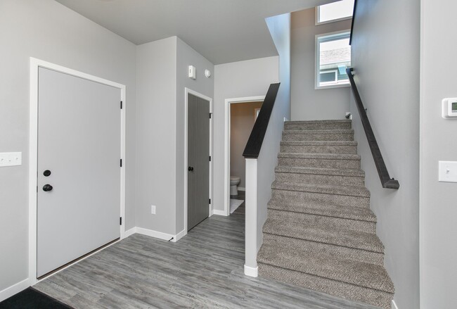 Building Photo - 4-bedroom, 3.5-bathroom West Fargo Single-Family Home w/ 3 Stall Garage