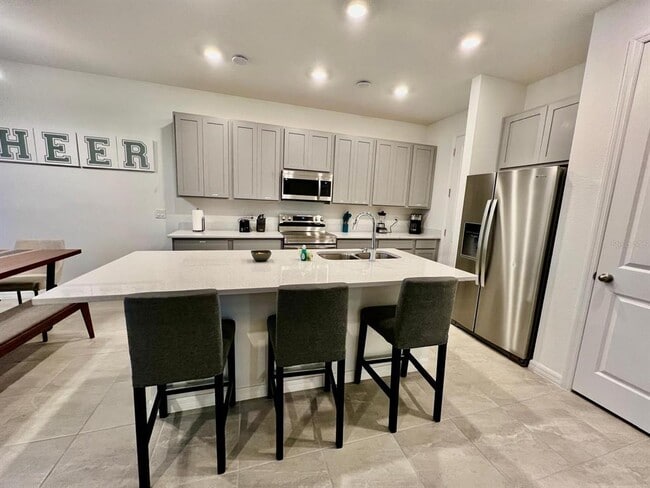 Building Photo - 775 Longboat Dr