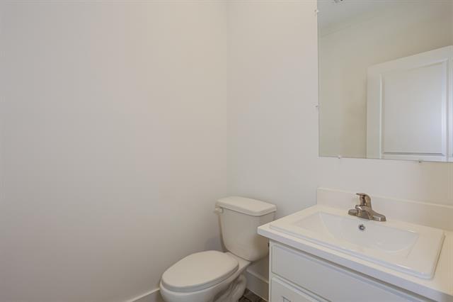 Building Photo - 4330 Fernwood Ave