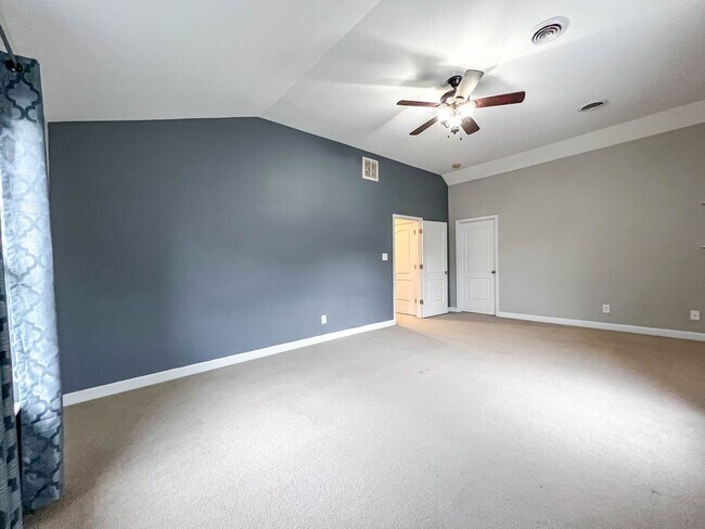 Building Photo - Beautiful 4-Bedroom Home in Hardin Valley with Modern Amenities & Spacious Living