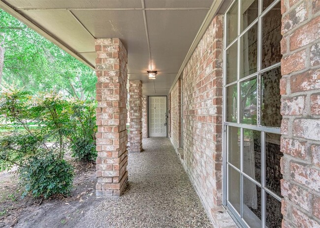 Building Photo - 10715 Elmdale Dr