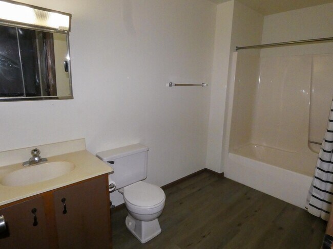 Building Photo - 401 Grant St