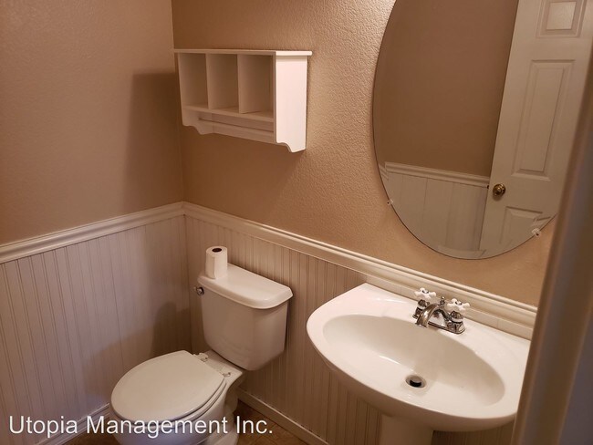 Building Photo - 4 br, 3.5 bath House - 1324 Kondos Ave