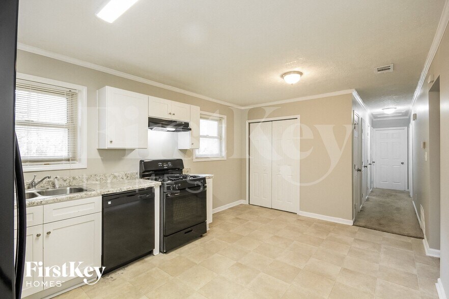 Building Photo - 7107 Willow Green Ct SW