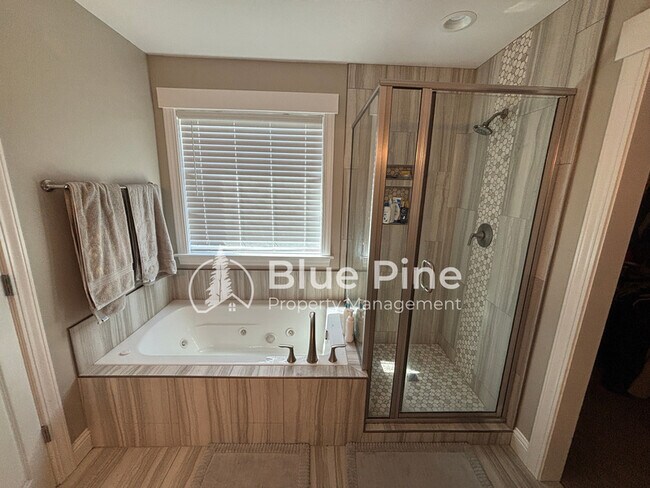 Building Photo - 5506 Eaglewood Dr