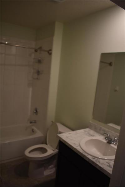 Building Photo - 107 SW Glenwood Dr