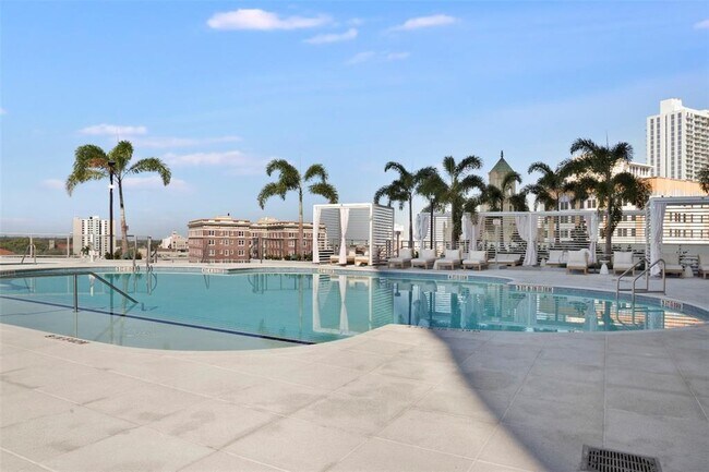 Building Photo - 400 Central Ave