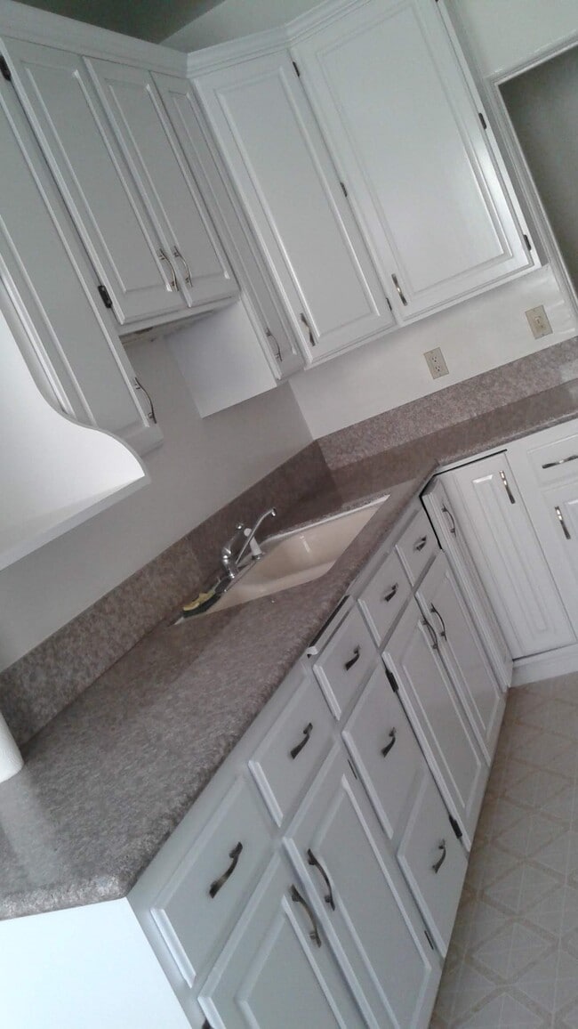 Building Photo - 317 N Gardner St