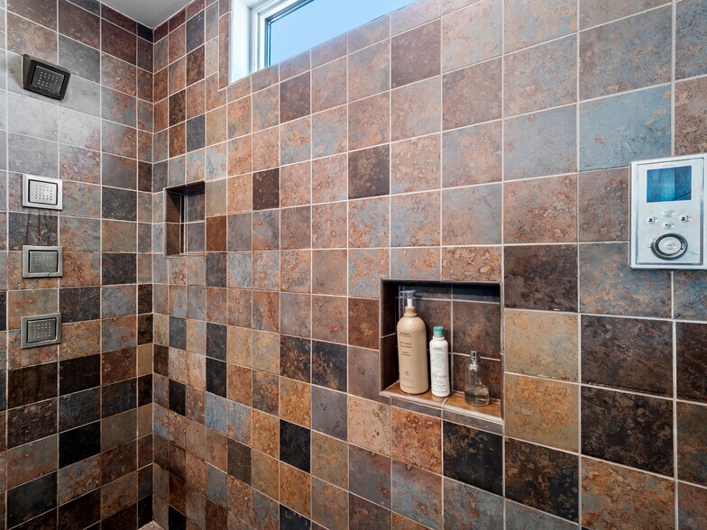 Building Photo - 1471 Lindazzo Ave