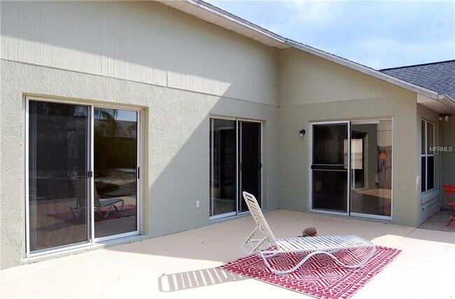 Primary Photo - 2832 Oak Shore Rd