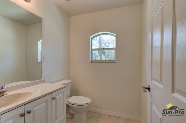 Building Photo - 5505 Magnolia Ave