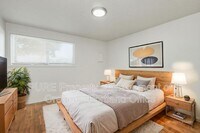 Building Photo - 18411 E Burnside St