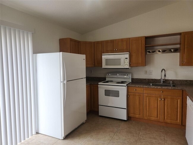 Building Photo - 1140 Queen Rd