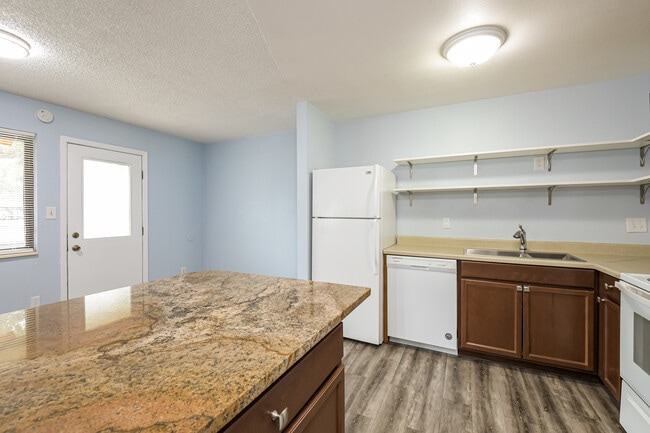 Building Photo - 720 City Park Ave