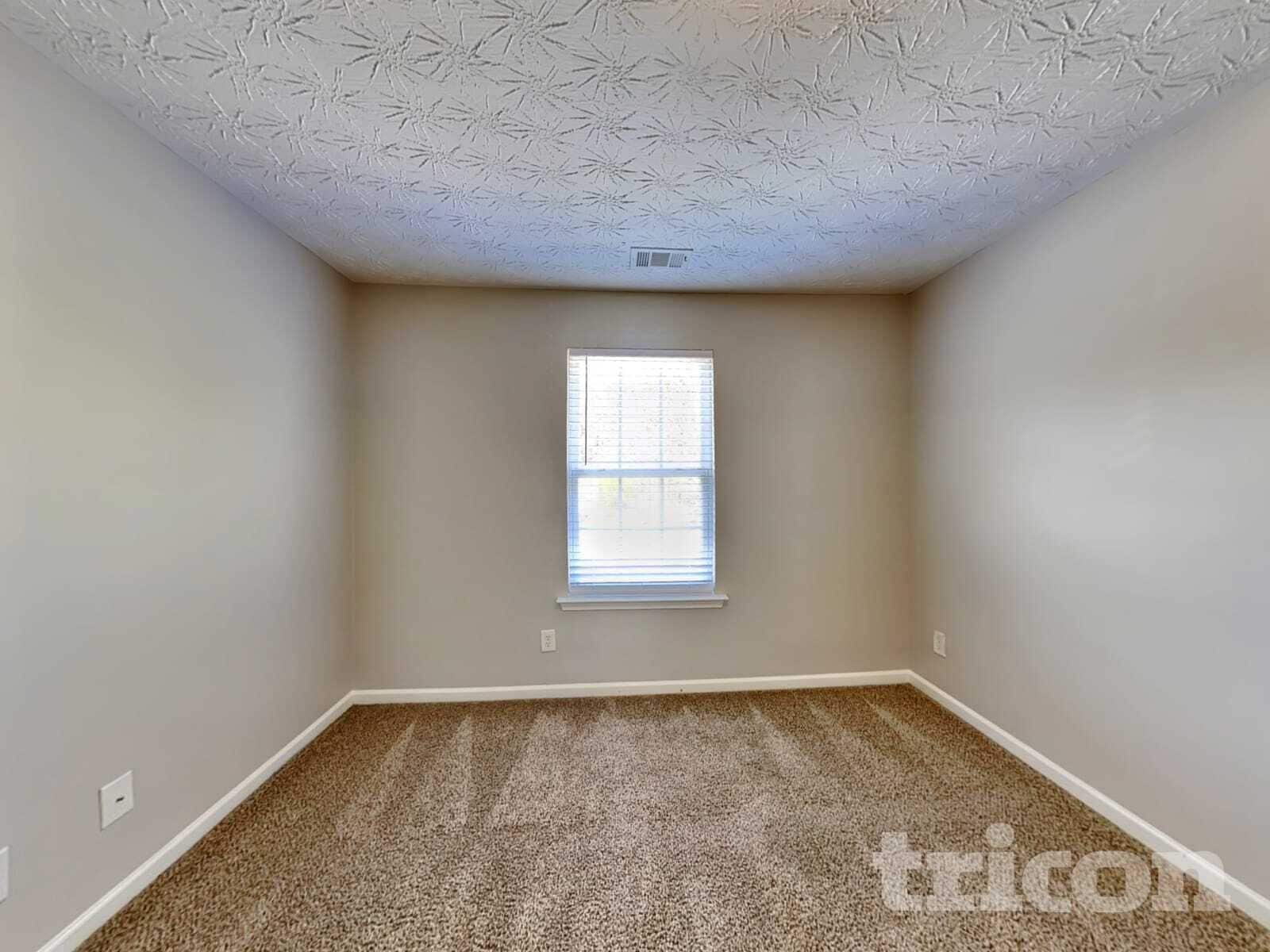 Building Photo - 339 Waterbury Way