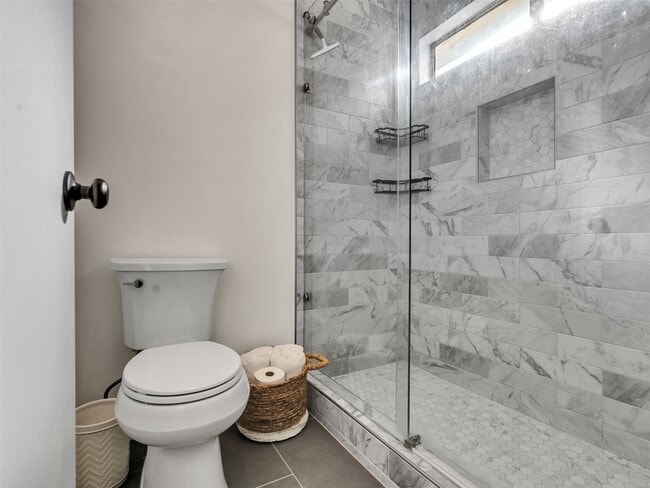 Building Photo - 1134 Western Springs Dr