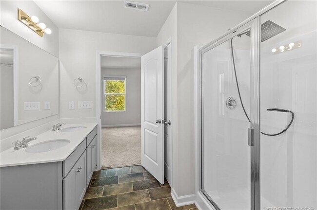 Building Photo - 129 Chinook Ln