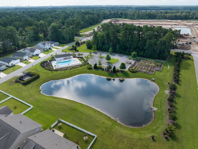 Building Photo - 837 Harrison Mill St