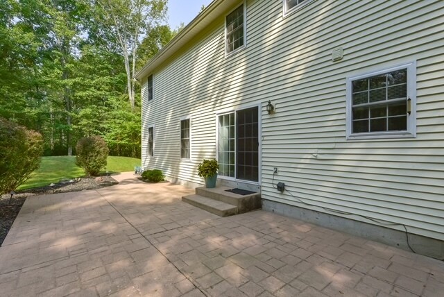 Building Photo - 80 Hillbrook Dr
