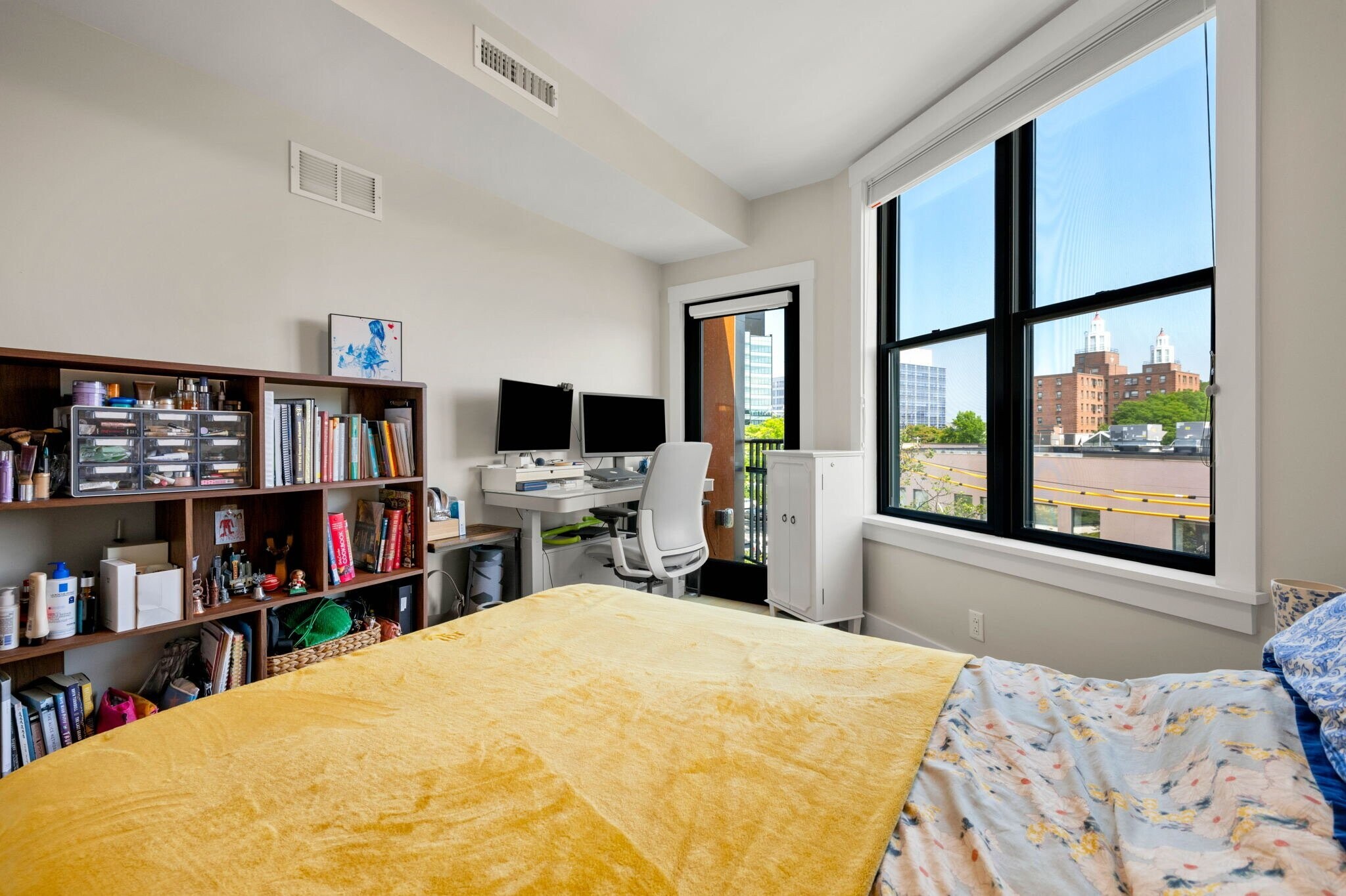 Building Photo - 305 Webster Ave