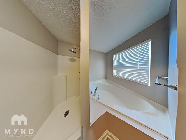 Building Photo - 5492 Sierra Tr