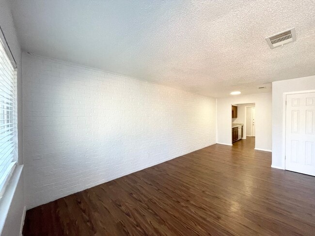 Building Photo - 8208 Sam Rayburn Dr