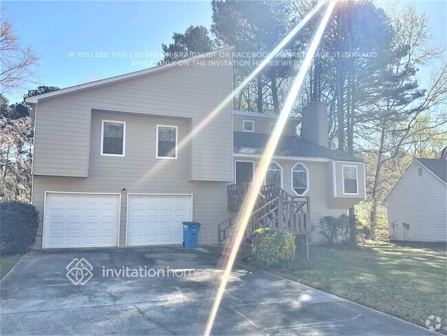 Building Photo - 2850 Park Chase Dr