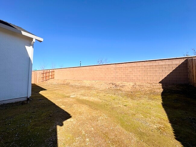 Building Photo - Beautiful 3 Bedroom NEW JMC home for rent in West Roseville!