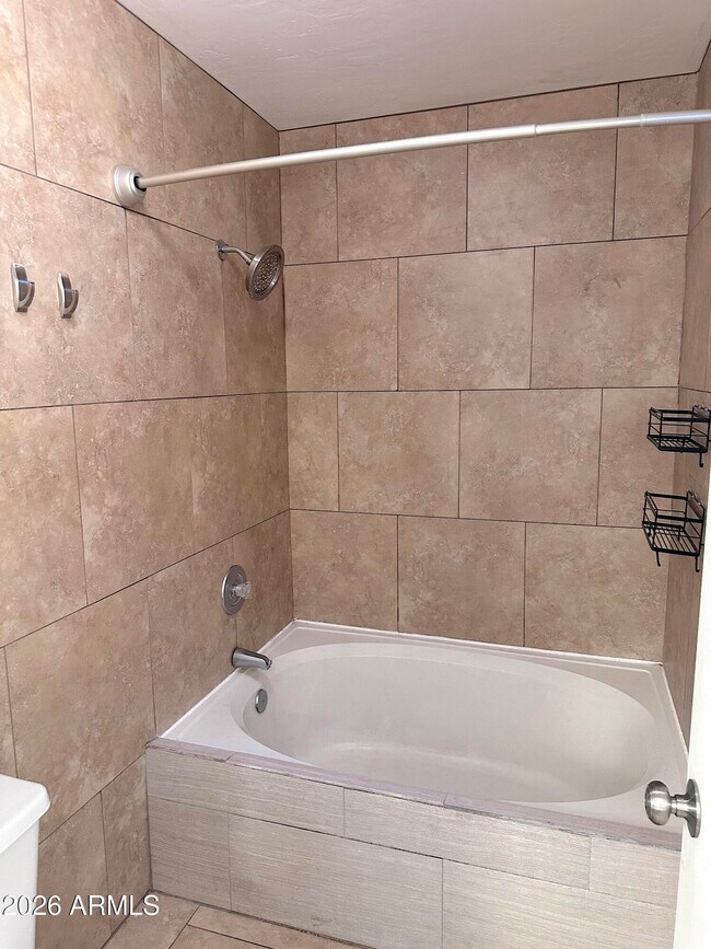 Building Photo - 4725 E Brown Rd