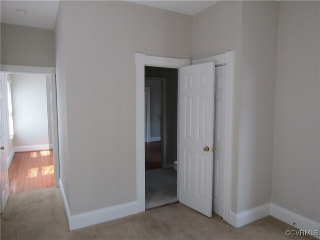Building Photo - 1015 N 35th St