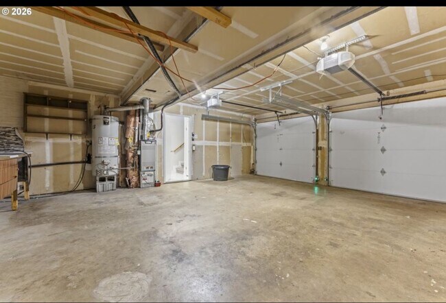Building Photo - 13920 SE Bush St