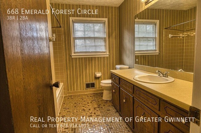 Building Photo - Beautiful Ranch Home with Sky Lights and L...