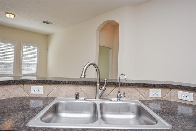 Building Photo - 20711 Rainmead Dr