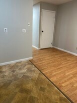 Building Photo - 2536 Sandbury Blvd