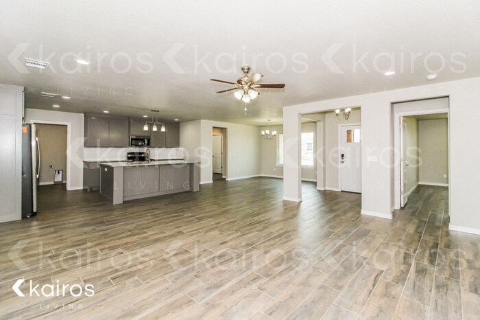 Building Photo - 2704 Daytona Ave