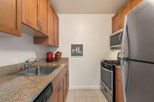 Building Photo - Gorgeous Studio in Herald Square! No Fee!