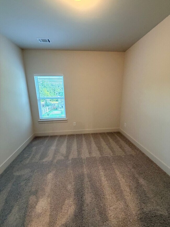 Building Photo - 4328 Fern River Bnd