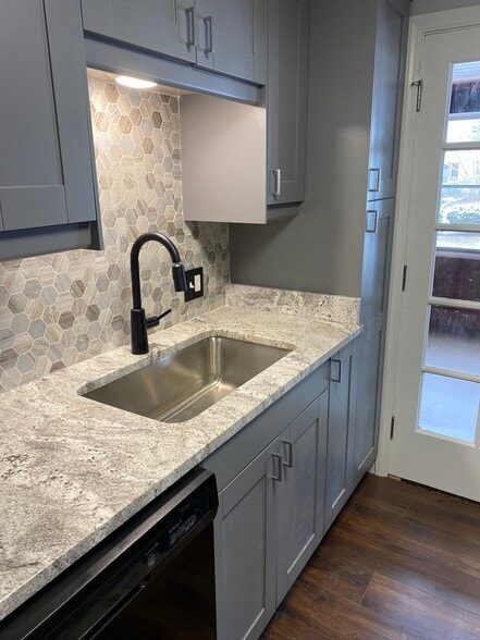 Kitchen - 2529 Broad Blvd