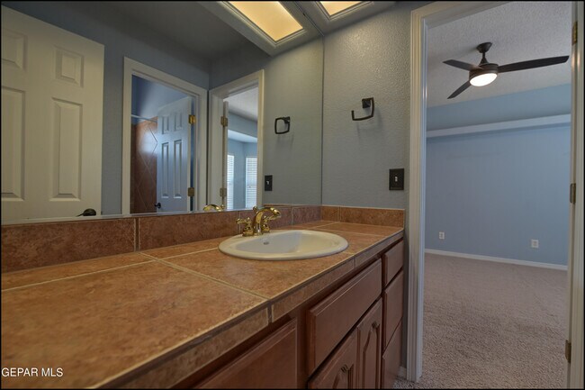 Building Photo - 6300 Franklin Vista Dr