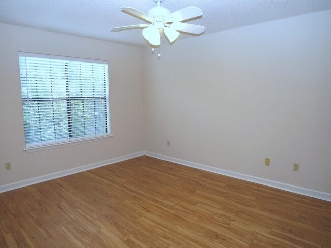 Building Photo - 815 Ashlyn Forest Dr