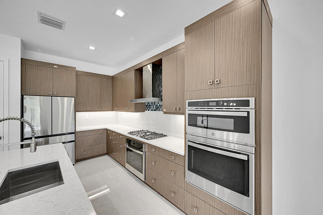 Building Photo - 13080 Feathering Wy
