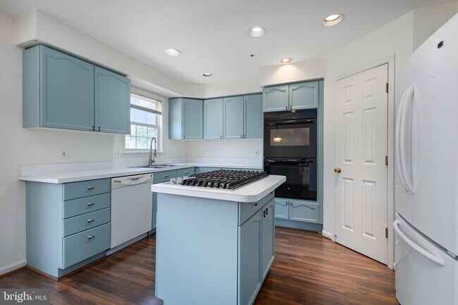 Building Photo - 18506 Carriage Walk Cir